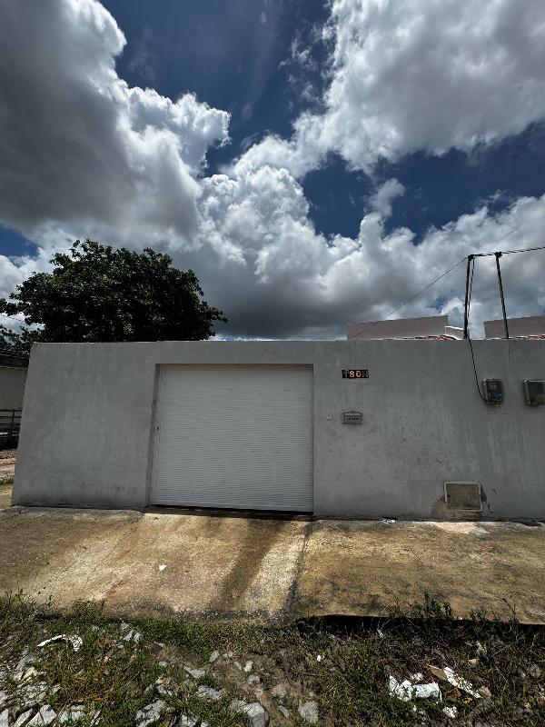 Vende-se em Horizonte-CE  Casa, 468.99 de área total, 66.15 de área privativa, 402.84 de área do terreno,  2_qto(s), varanda, a.serv, WC, 1_sala(s), cozinha, 1_vaga(s) de garagem.