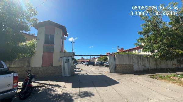 Vende-se em Fortaleza-CE  apto, 44.56 de área total, 42.68 de área privativa,  2_qto(s), WC, 1_sala(s), cozinha, 1_vaga(s) de garagem.