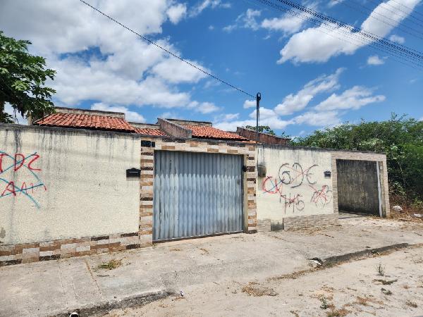 Vende-se em Horizonte-CE  Casa, 79.66 de área total, 79.66 de área privativa, 180.00 de área do terreno,  2_qto(s), WC, 1_sala(s), cozinha.
