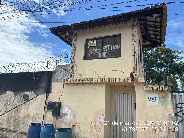 Vende-se em Fortaleza-CE  apto, 78.40 de área total, 61.04 de área privativa,  3_qto(s), WC, 1_sala(s), cozinha, 1_vaga(s) de garagem.