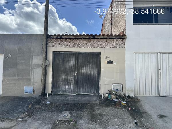 Vende-se em Itaitinga-CE  Casa, 73.25 de área total, 73.25 de área privativa, 300.00 de área do terreno,  2_qto(s), a.serv, WC, 1_sala(s), cozinha, Terraco.