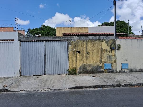 Vende-se em Horizonte-CE  Casa, 53.14 de área privativa, 282.00 de área do terreno,  2_qto(s), WC, cozinha, 1_vaga(s) de garagem.