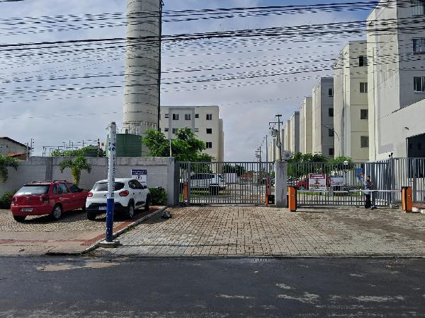 Vende-se em Fortaleza-CE  apto, 46.23 de área total, 38.40 de área privativa, 0.00 de área do terreno.