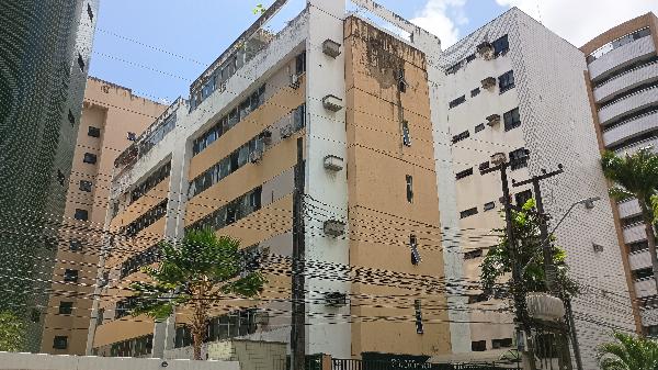 Vende-se em Fortaleza-CE  apto, 122.48 de área total, 122.48 de área privativa,  3_qto(s), WC, WC Emp, 2_sala(s), DCE, cozinha.