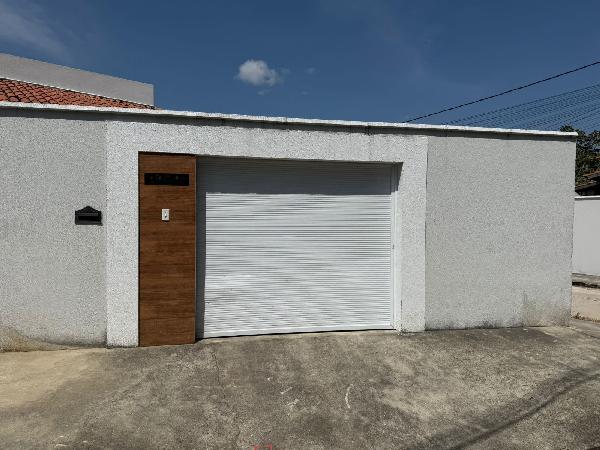 Vende-se em Horizonte-CE  Casa, 280.33 de área total, 81.79 de área privativa, 152.45 de área do terreno,  2_qto(s), a.serv, WC, 1_sala(s), cozinha.