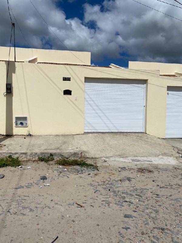 Vende-se em Horizonte-CE  Casa, 60.70 de área privativa, 115.50 de área do terreno,  2_qto(s), varanda, a.serv, WC, 1_sala(s), cozinha, 1_vaga(s) de garagem.