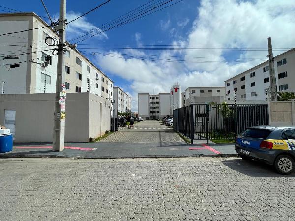Vende-se em Fortaleza-CE  apto, 89.33 de área total, 44.28 de área privativa,  2_qto(s), a.serv, WC, 1_sala(s), cozinha.