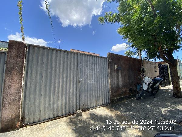 Vende-se em Horizonte-CE  Casa, 53.14 de área privativa, 282.00 de área do terreno,  2_qto(s), WC, 1_sala(s), cozinha, 2_vaga(s) de garagem.