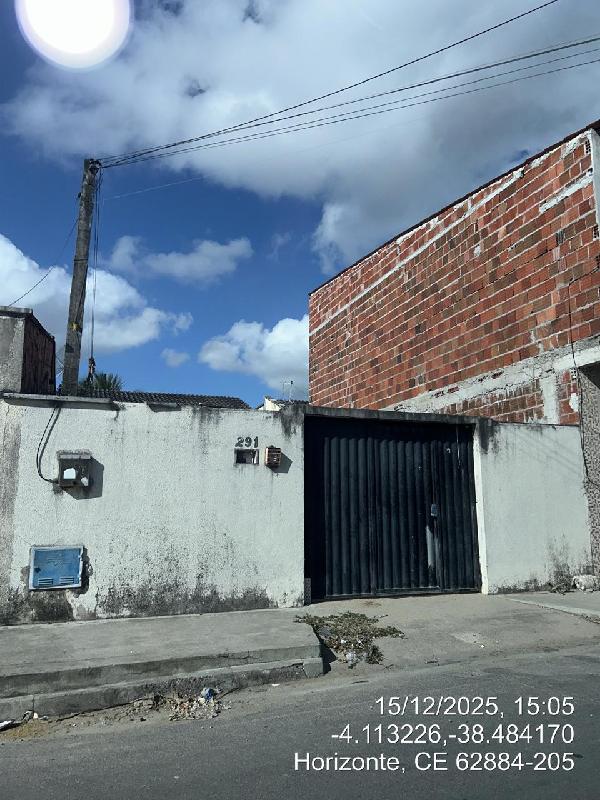Vende-se em Horizonte-CE  Casa, 87.57 de área total, 87.57 de área privativa, 215.10 de área do terreno,  2_qto(s), a.serv, WC, 1_sala(s), cozinha, 2_vaga(s) de garagem.