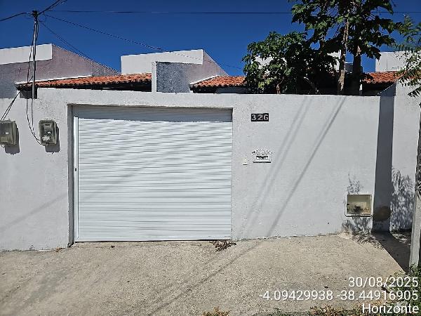 Vende-se em Horizonte-CE  Casa, 66.15 de área total, 66.15 de área privativa, 932.04 de área do terreno,  2_qto(s), varanda, a.serv, WC, 1_sala(s), cozinha, 1_vaga(s) de garagem.