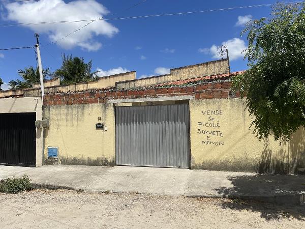 Vende-se em Horizonte-CE  Casa, 53.11 de área privativa, 180.35 de área do terreno,  2_qto(s), WC, 1_sala(s), cozinha, 1_vaga(s) de garagem.