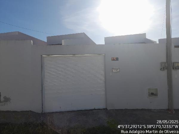 Vende-se em Horizonte-CE  Casa, 66.15 de área total, 66.15 de área privativa, 125.43 de área do terreno,  2_qto(s), a.serv, WC, 1_sala(s), cozinha, 1_vaga(s) de garagem.