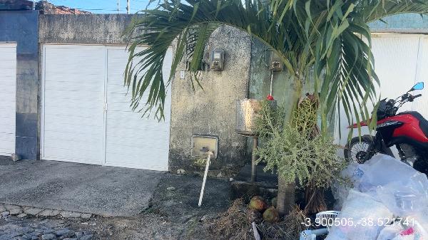 Vende-se em Itaitinga-CE  Casa, 74.79 de área total, 74.79 de área privativa, 300.00 de área do terreno,  2_qto(s), a.serv, WC, 1_sala(s), cozinha, 1_vaga(s) de garagem.