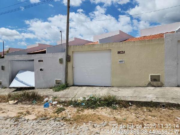 Vende-se em Horizonte-CE  Casa, 66.15 de área total, 66.15 de área privativa, 116.50 de área do terreno,  2_qto(s), a.serv, WC, 1_sala(s), cozinha, 1_vaga(s) de garagem.