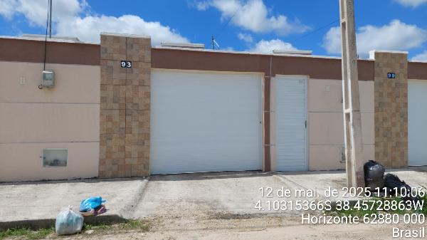 Vende-se em Horizonte-CE  Casa, 79.83 de área total, 79.83 de área privativa, 158.10 de área do terreno,  2_qto(s), a.serv, WC, 1_sala(s), cozinha.