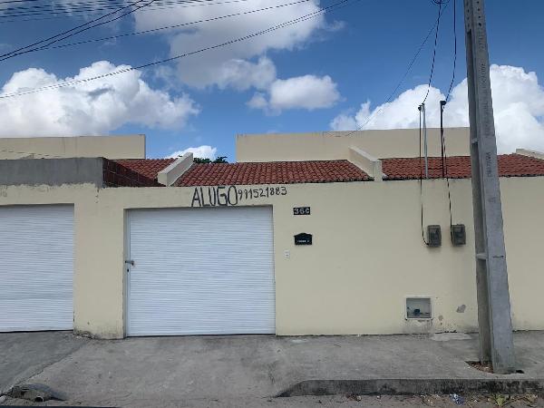 Vende-se em Horizonte-CE  Casa, 60.70 de área privativa, 692.08 de área do terreno,  2_qto(s), varanda, a.serv, WC, 1_sala(s), cozinha, 1_vaga(s) de garagem.