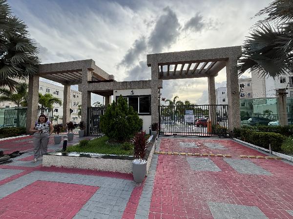 Vende-se em Fortaleza-CE  apto, 50.78 de área total, 41.85 de área privativa,  2_qto(s), WC, 1_sala(s), cozinha, 1_vaga(s) de garagem.