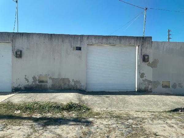 Vende-se em Horizonte-CE  Casa, 72.30 de área total, 72.30 de área privativa, 135.00 de área do terreno,  2_qto(s), a.serv, WC, 1_sala(s), cozinha.