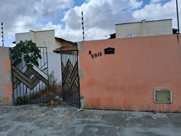 Vende-se em Horizonte-CE  Casa, 63.53 de área privativa, 396.00 de área do terreno, 1_vaga(s) de garagem.