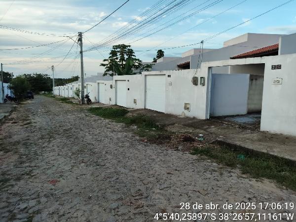 Vende-se em Horizonte-CE  Casa, 468.99 de área total, 66.15 de área privativa, 66.15 de área do terreno,  2_qto(s), varanda, a.serv, WC, 1_sala(s), cozinha, 1_vaga(s) de garagem.