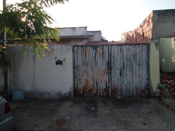 Vende-se em Horizonte-CE  Casa, 53.14 de área privativa, 444.39 de área do terreno,  2_qto(s), WC, 1_sala(s), cozinha, 1_vaga(s) de garagem.