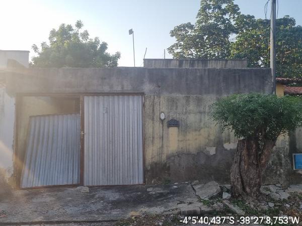Vende-se em Horizonte-CE  Casa, 53.14 de área total, 53.14 de área privativa, 282.00 de área do terreno,  2_qto(s), WC, 1_sala(s), cozinha, 1_vaga(s) de garagem.
