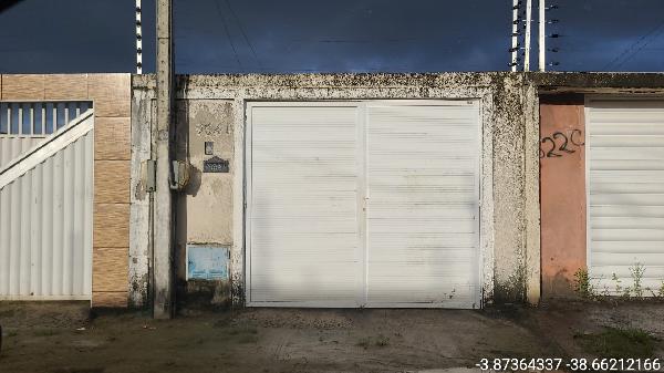 Vende-se em Maranguape-CE  Casa, 81.89 de área total, 81.89 de área privativa, 160.00 de área do terreno,  2_qto(s), a.serv, WC, 1_sala(s), cozinha, 1_vaga(s) de garagem.