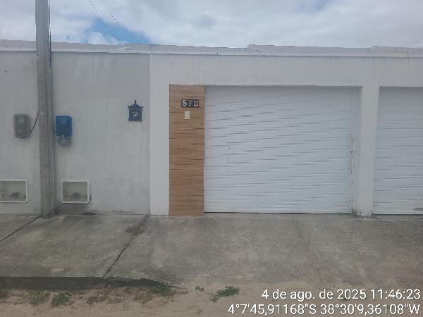Vende-se em Horizonte-CE  Casa, 347.25 de área total, 72.98 de área privativa, 639.17 de área do terreno,  2_qto(s), a.serv, WC, 1_sala(s), cozinha, 1_vaga(s) de garagem.