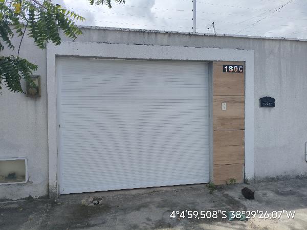 Vende-se em Horizonte-CE  Casa, 817.75 de área total, 76.07 de área privativa,  2_qto(s), varanda, a.serv, WC, 1_sala(s), cozinha, Terraco, 1_vaga(s) de garagem.