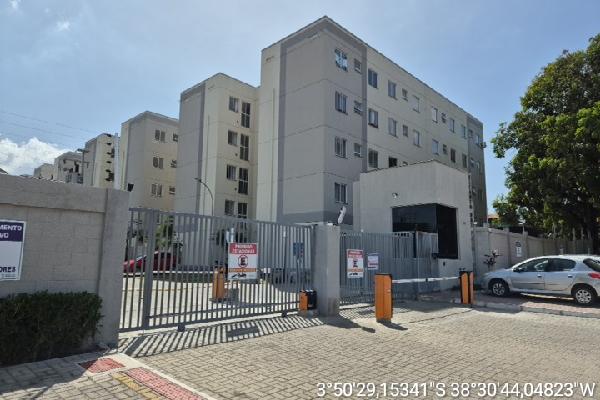 Vende-se em Fortaleza-CE  apto, 46.23 de área total, 38.40 de área privativa,  2_qto(s), WC, 1_sala(s), cozinha, 1_vaga(s) de garagem.