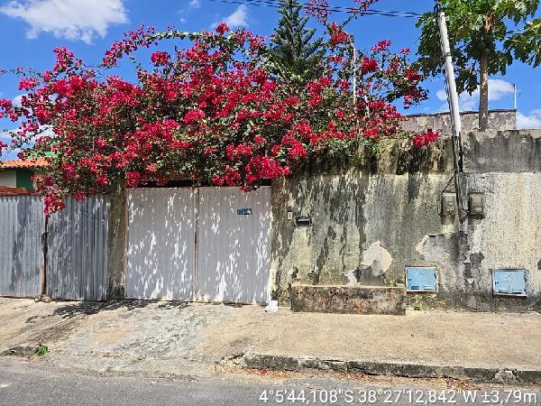 Vende-se em Horizonte-CE  Casa, 53.14 de área privativa, 141.00 de área do terreno,  2_qto(s), a.serv, WC, 1_sala(s), cozinha, 1_vaga(s) de garagem.