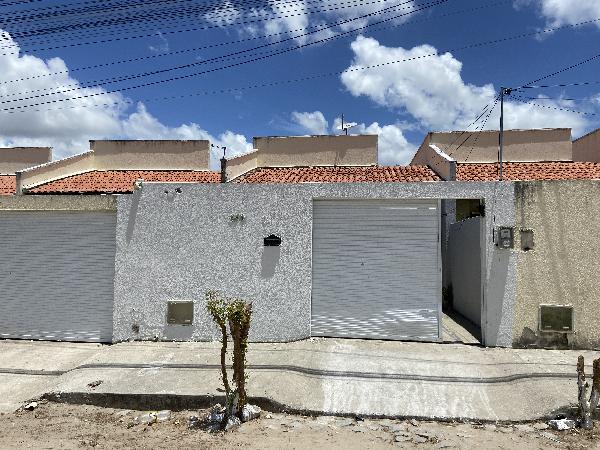 Vende-se em Horizonte-CE  Casa, 60.70 de área privativa, 115.50 de área do terreno,  2_qto(s), WC, 1_sala(s), cozinha, 1_vaga(s) de garagem.