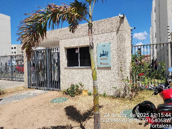 Vende-se em Fortaleza-CE  apto, 75.28 de área total, 38.66 de área privativa,  2_qto(s), WC, 2_sala(s), cozinha.