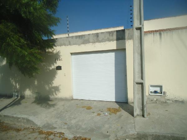 Vende-se em Horizonte-CE  Casa, 66.70 de área privativa, 231.00 de área do terreno,  1_qto(s), a.serv, WC, 1_sala(s), cozinha, 1_vaga(s) de garagem.