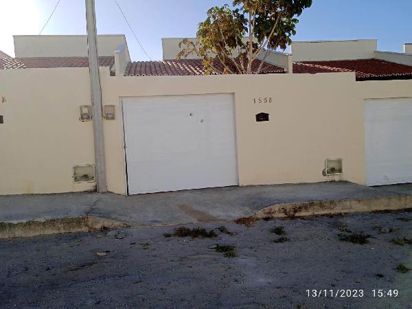 Vende-se em Horizonte-CE  Casa, 60.70 de área privativa, 115.50 de área do terreno,  2_qto(s), WC, 1_sala(s), cozinha, 1_vaga(s) de garagem.