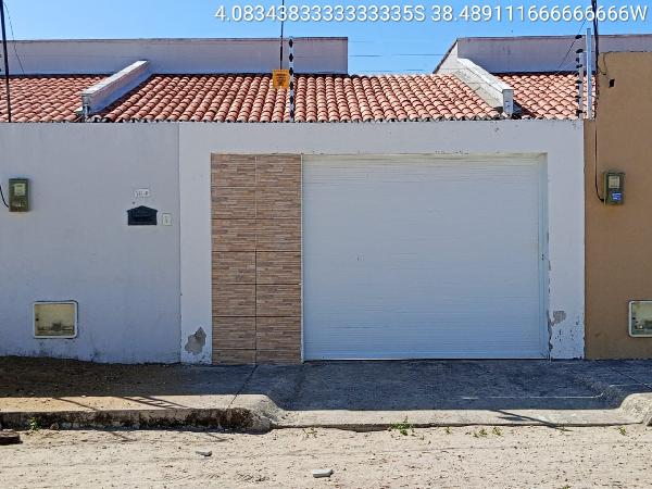 Vende-se em Horizonte-CE  Casa, 79.01 de área total, 79.01 de área privativa, 161.68 de área do terreno,  2_qto(s), varanda, a.serv, WC, 1_sala(s), cozinha, 1_vaga(s) de garagem.
