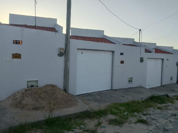 Vende-se em Horizonte-CE  Casa, 66.15 de área total, 66.15 de área privativa, 134.64 de área do terreno,  2_qto(s), a.serv, WC, 1_sala(s), cozinha, 1_vaga(s) de garagem.