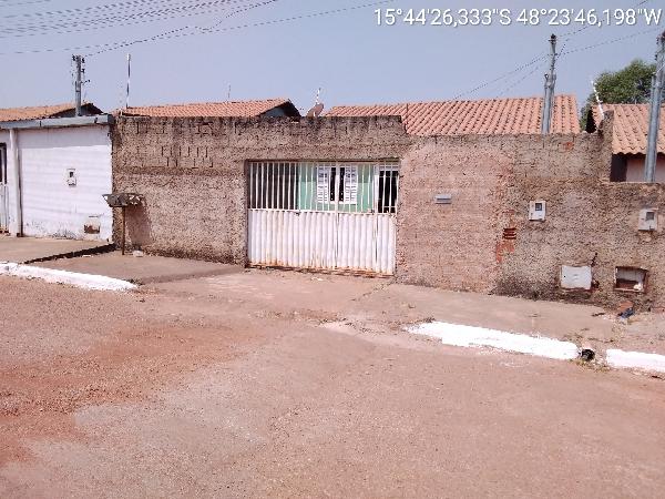 Vende-se em Cocalzinho De Goias-GO  Casa, 47.50 de área total, 47.50 de área privativa, 180.00 de área do terreno,  2_qto(s), WC, 1_sala(s), cozinha.