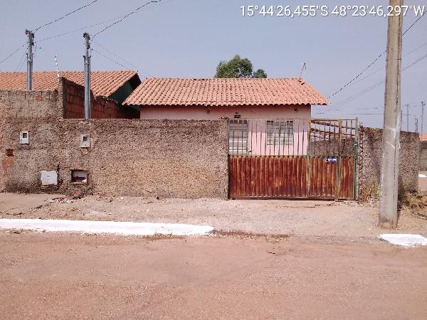 Vende-se em Cocalzinho De Goias-GO  Casa, 47.50 de área total, 47.50 de área privativa, 195.50 de área do terreno,  2_qto(s), WC, 1_sala(s), cozinha.