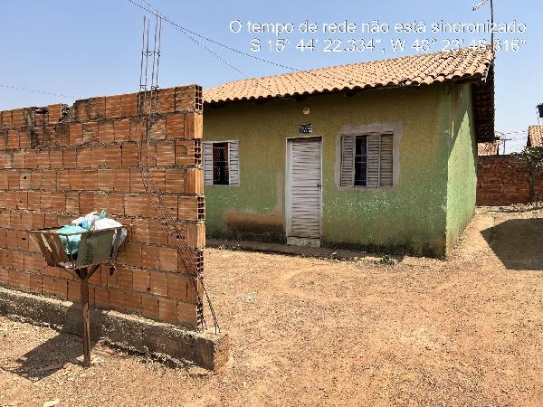 Vende-se em Cocalzinho De Goias-GO  Casa, 51.12 de área total, 51.12 de área privativa, 180.00 de área do terreno,  2_qto(s), WC, 1_sala(s), cozinha.