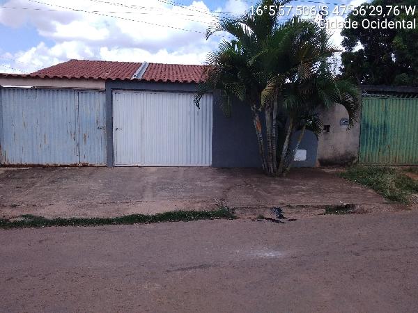 Vende-se em Cidade Ocidental-GO  Casa, 64.73 de área total, 64.73 de área privativa, 180.00 de área do terreno,  2_qto(s), a.serv, WC, 1_sala(s), cozinha, 1_vaga(s) de garagem.