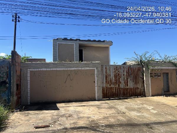 Vende-se em Cidade Ocidental-GO  apto, 83.77 de área total, 48.36 de área privativa,  2_qto(s), varanda, a.serv, WC, 1_sala(s), cozinha, 1_vaga(s) de garagem.