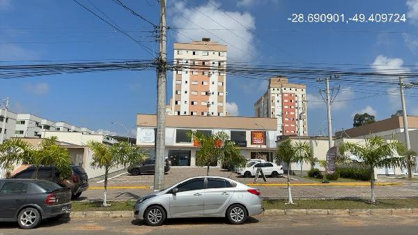 Vende-se em Criciuma-SC  apto, 45.05 de área total, 45.05 de área privativa,  2_qto(s), a.serv, WC, 1_sala(s), cozinha, 1_vaga(s) de garagem.