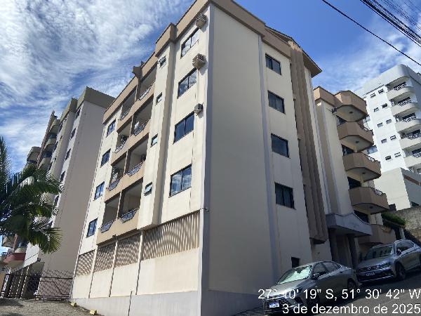 Vende-se em Joacaba-SC  apto, 103.66 de área total, 92.60 de área privativa,  2_qto(s), a.serv, WC, 2_sala(s), cozinha, 1_vaga(s) de garagem.