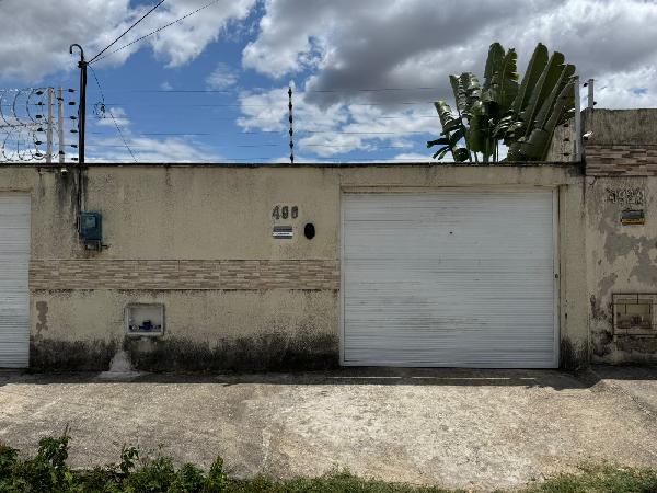 Vende-se em Pacatuba-CE  Casa, 75.73 de área total, 75.73 de área privativa, 198.00 de área do terreno,  2_qto(s), a.serv, WC, 1_sala(s), cozinha.