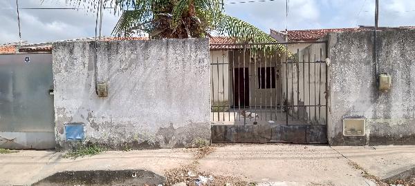 Vende-se em Pacajus-CE  Casa, 86.55 de área total, 86.55 de área privativa, 180.00 de área do terreno, 1_vaga(s) de garagem.