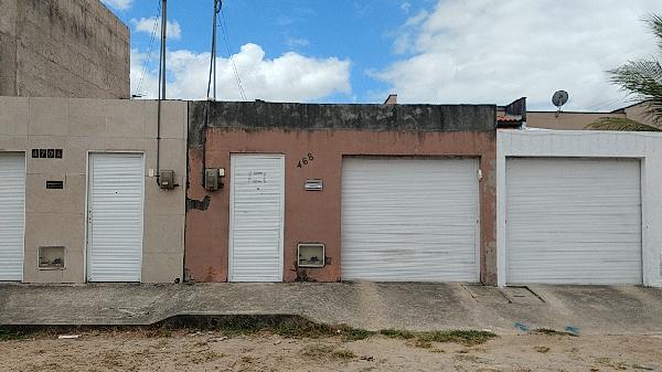 Vende-se em Pacatuba-CE  Casa, 81.50 de área total, 81.50 de área privativa, 81.50 de área do terreno,  3_qto(s), a.serv, WC, 1_sala(s), cozinha.