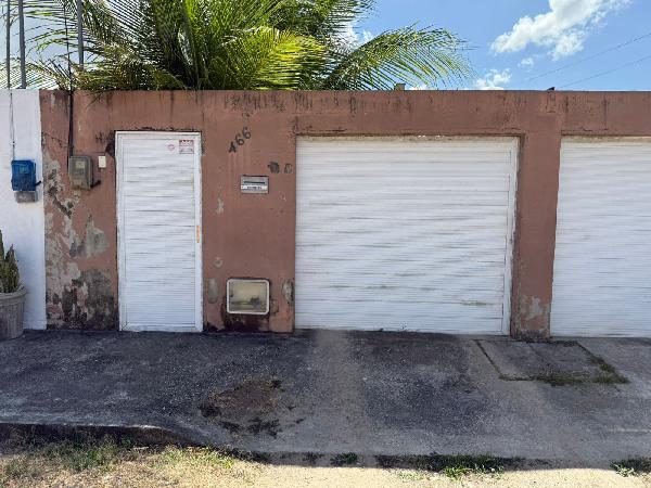 Vende-se em Pacatuba-CE  Casa, 81.50 de área total, 81.50 de área privativa, 330.00 de área do terreno,  2_qto(s), a.serv, WC, 1_sala(s), cozinha.