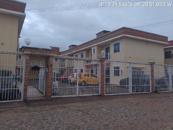 Vende-se em Pacajus-CE  apto, 70.10 de área total, 58.80 de área privativa,  2_qto(s), a.serv, WC, 1_sala(s), cozinha.