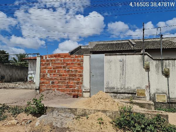 Vende-se em Pacajus-CE  Casa, 78.00 de área privativa, 150.00 de área do terreno,  2_qto(s), WC, 1_sala(s), cozinha, 1_vaga(s) de garagem.